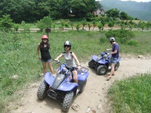 10553_10151974546219689_1694276686_n